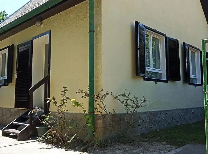 Apartament Borostyan Vendeghaz *